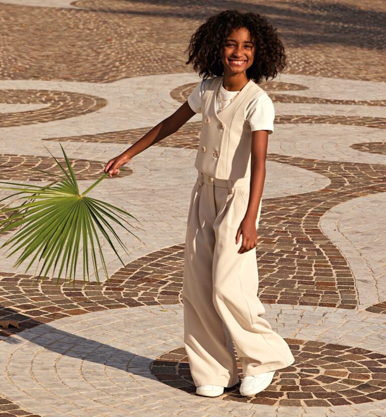 Beżowe spodnie z szerokimi nogawkami i zakładkami dla dziewczynki iDO 4G720