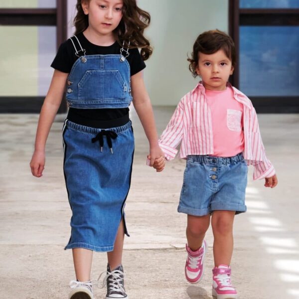 Beżowy komplet dziewczęcy z bluzką i szortami iDO - 4G540